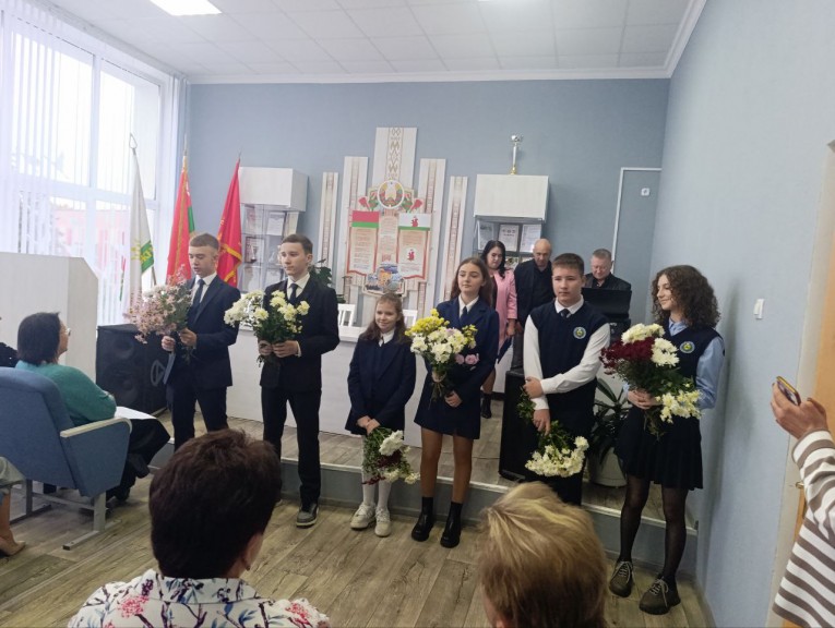 Поздравляем наших мам!