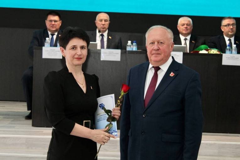 Председатель первичной профсоюзной организации, Жанна Янушко, на Доске почёта Гродненского областного объединения профсоюзов.